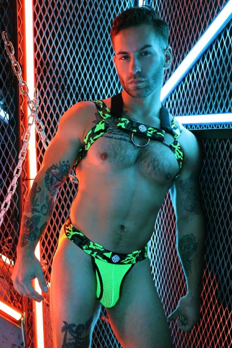 BREEDWELL MENS NEO CAMO 3-WAY BODY & CHEST HARNESS CAMOUFLAGE NEON GREEN